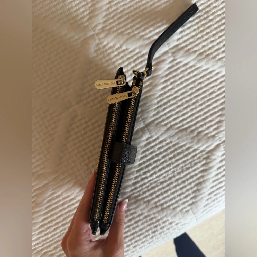 Michael Kors Wristlet Wallet